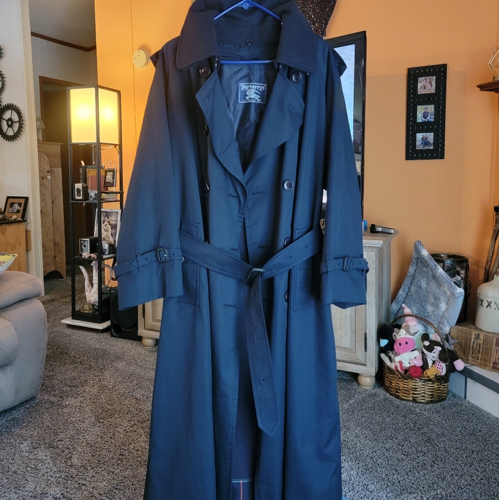 Navy Burberry Trench Coat 44 Regular